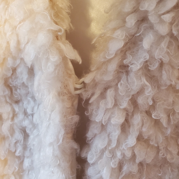 🩷 Faux Wool Vest - Picture 3 of 12